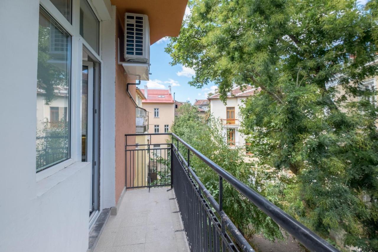 Bluewaveplace - Contemporary In Center Of Apartemen